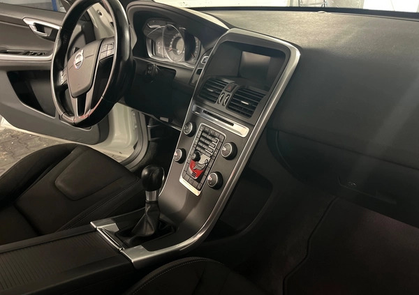 Volvo XC 60 cena 60500 przebieg: 165000, rok produkcji 2014 z Ostrołęka małe 379